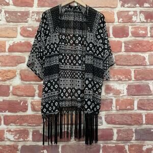 Express Kimono Shirt Topper Women's Small Black White Boho Abstract Fringe Top